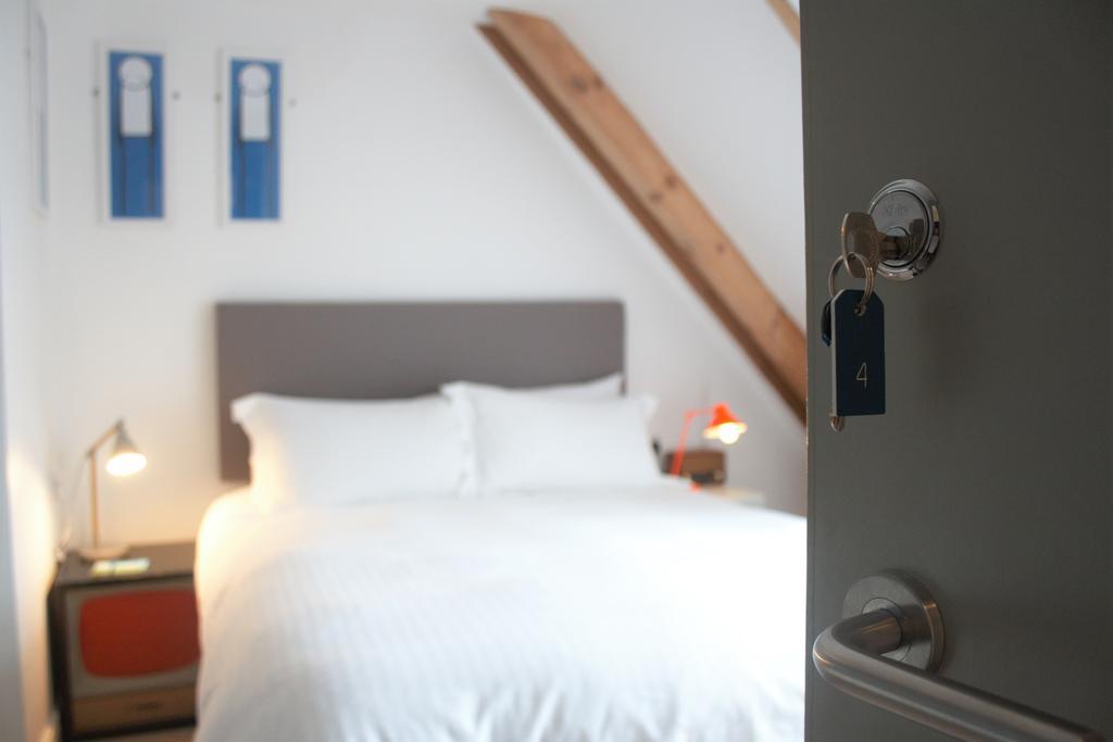 Bed and Breakfast The Blue Door à New Quay Extérieur photo