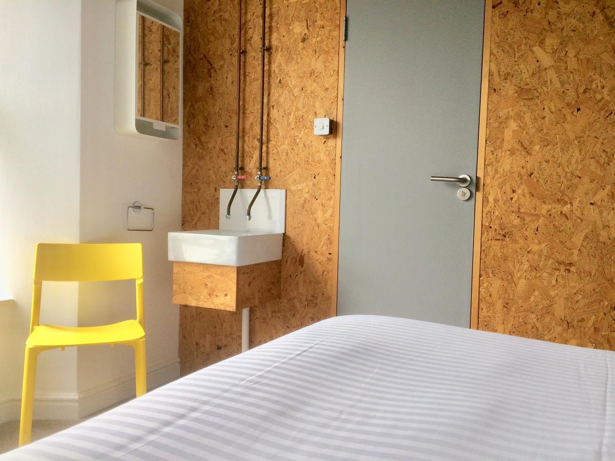 Bed and Breakfast The Blue Door à New Quay Extérieur photo